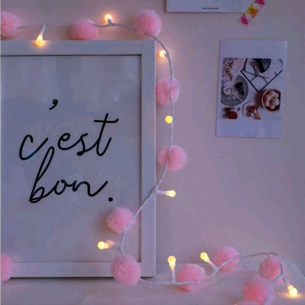 Pom Pom Twinkle Lights